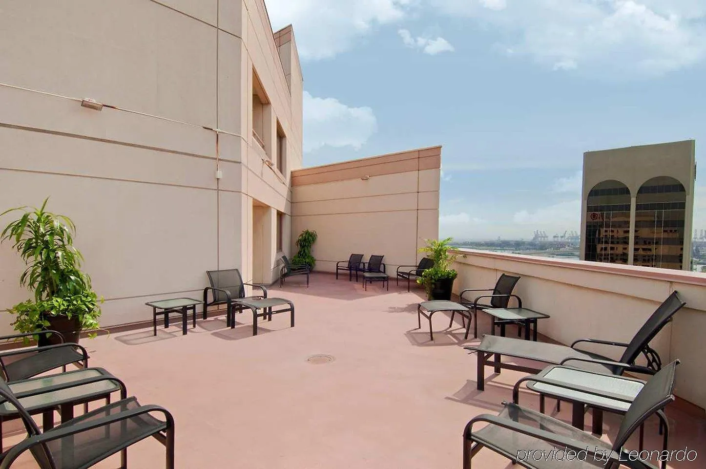 Hilton Long Beach Hotel 3*,