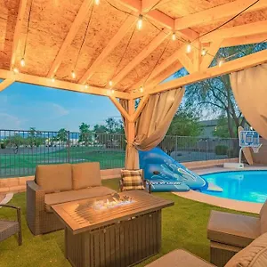Tranquil Oasis: Experience Luxury Living! Phoenix