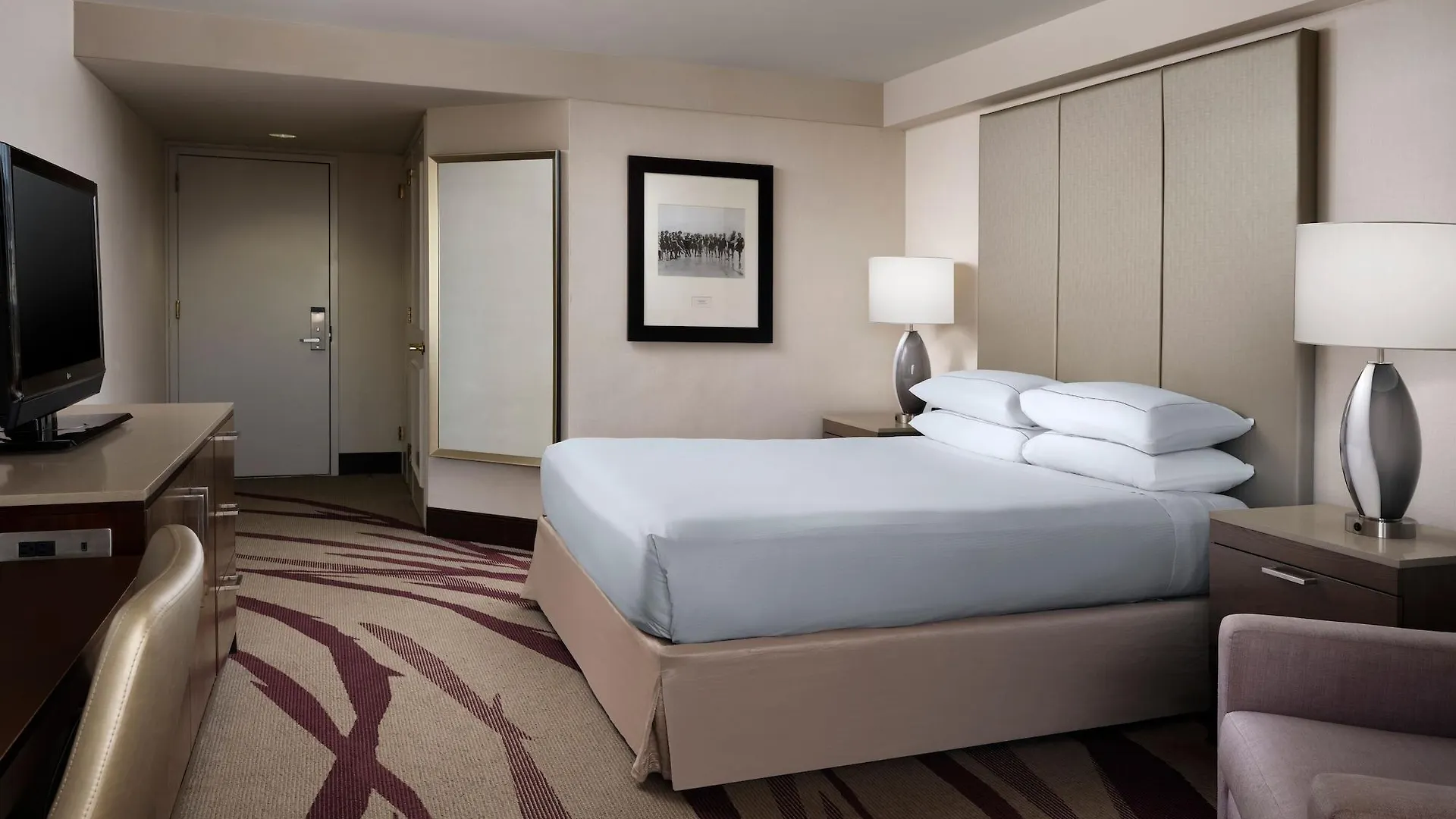 Hilton Long Beach Hotel 3*,